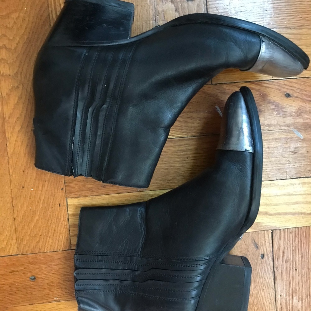 Kenneth Cole Black Leather Silver Tip Booties Size 8 - Picture 2 of 5